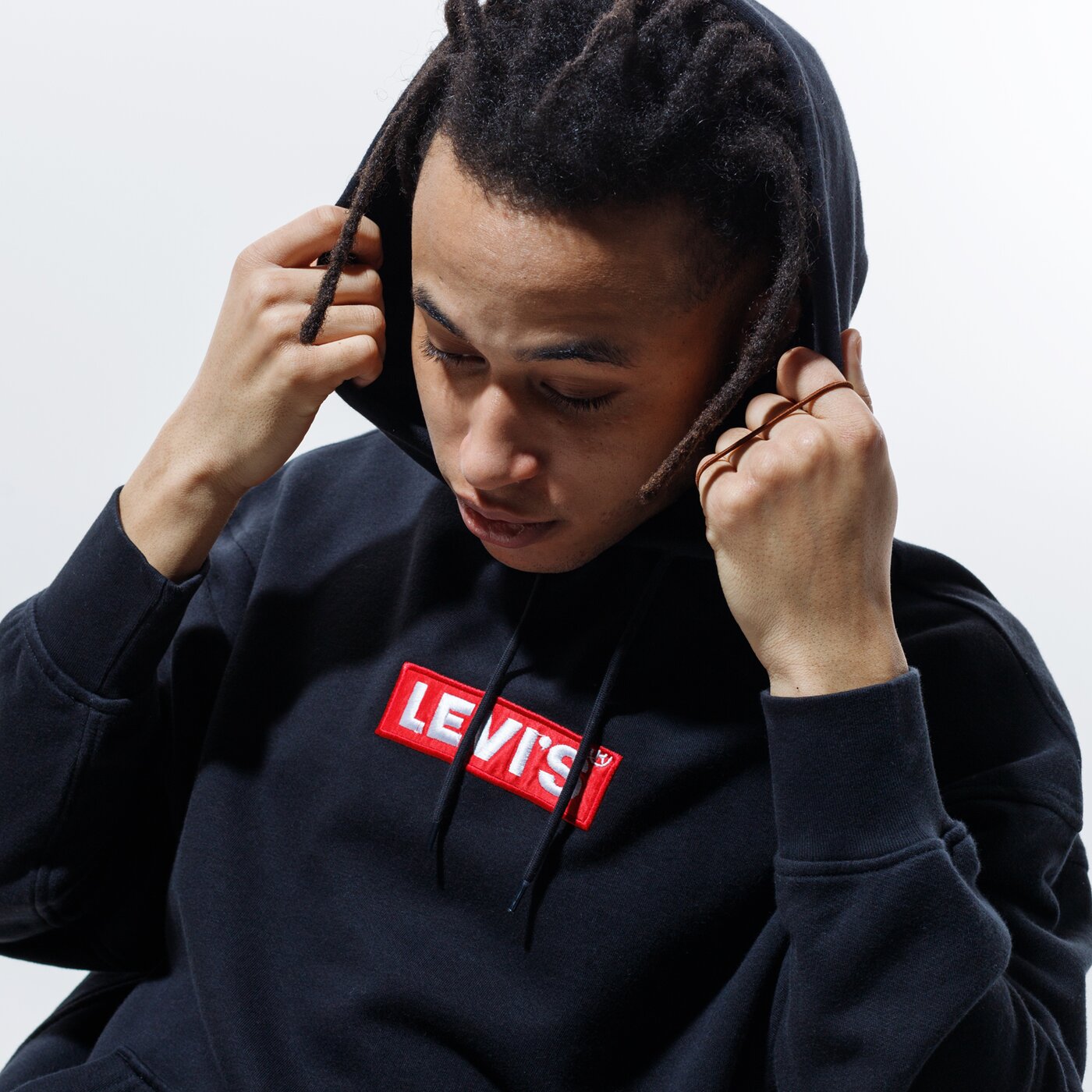 Мъжки суичър LEVI'S СУИТЧЪР С КАЧУЛКА RELAXED GRAPHIC HOODIE 72632-0023 цвят черен