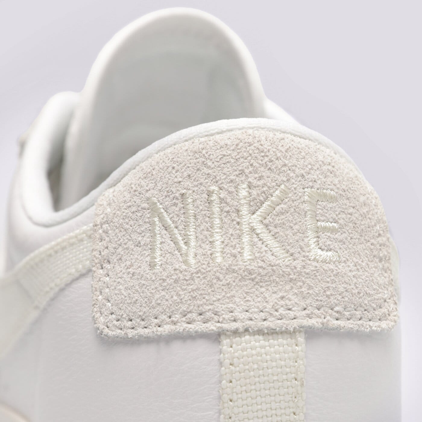 Мъжки маратонки NIKE BLAZER LOW LEATHER cw7585-100 цвят бял