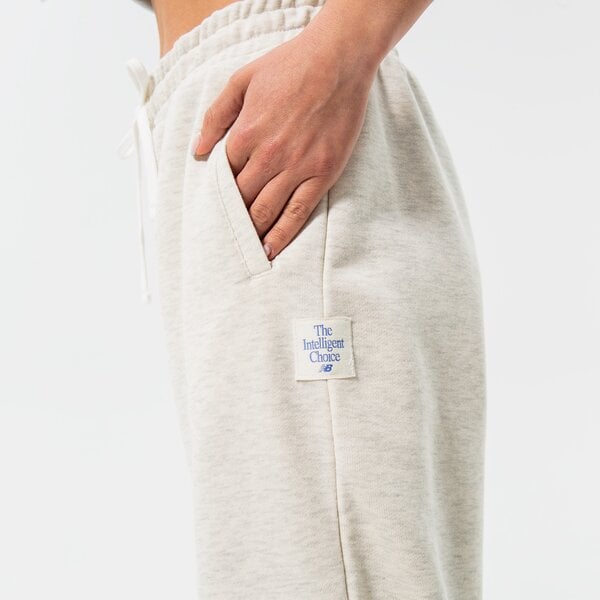 Дамски панталони NEW BALANCE ПАНТАЛОНИ NB ESSENTIALS BALANCED SWEATPANT wp21554sah цвят сив