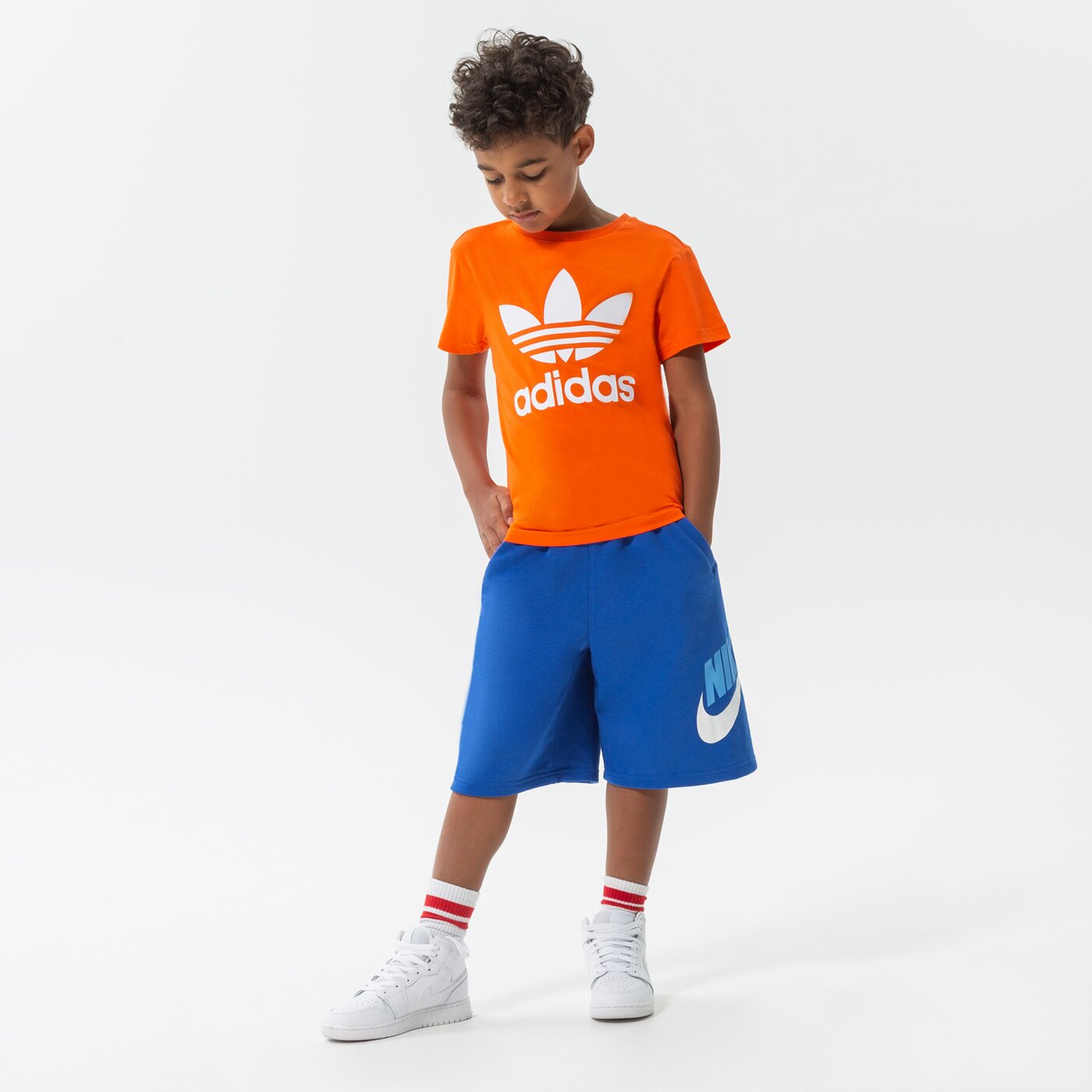 Детска тениска ADIDAS ТЕНИСКА TREFOIL TEE BOY hk0261 цвят оранжев