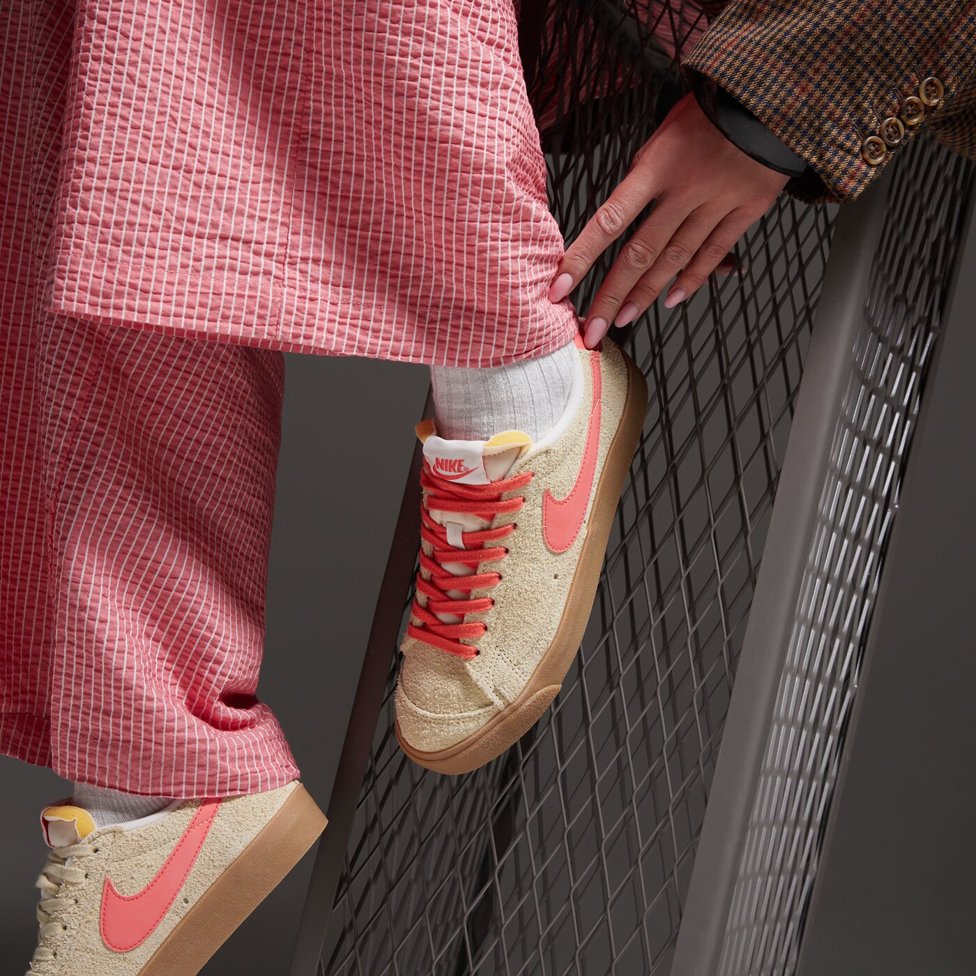 Дамски маратонки NIKE BLAZER LOW '77 VINTAGE fq8060-700 цвят жълт