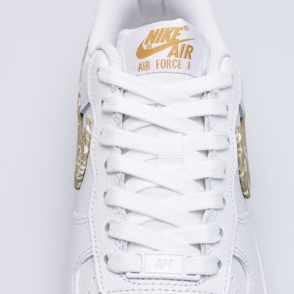 Дамски маратонки W AIR FORCE 1 '07 ESS dj9942-101 цвят бял