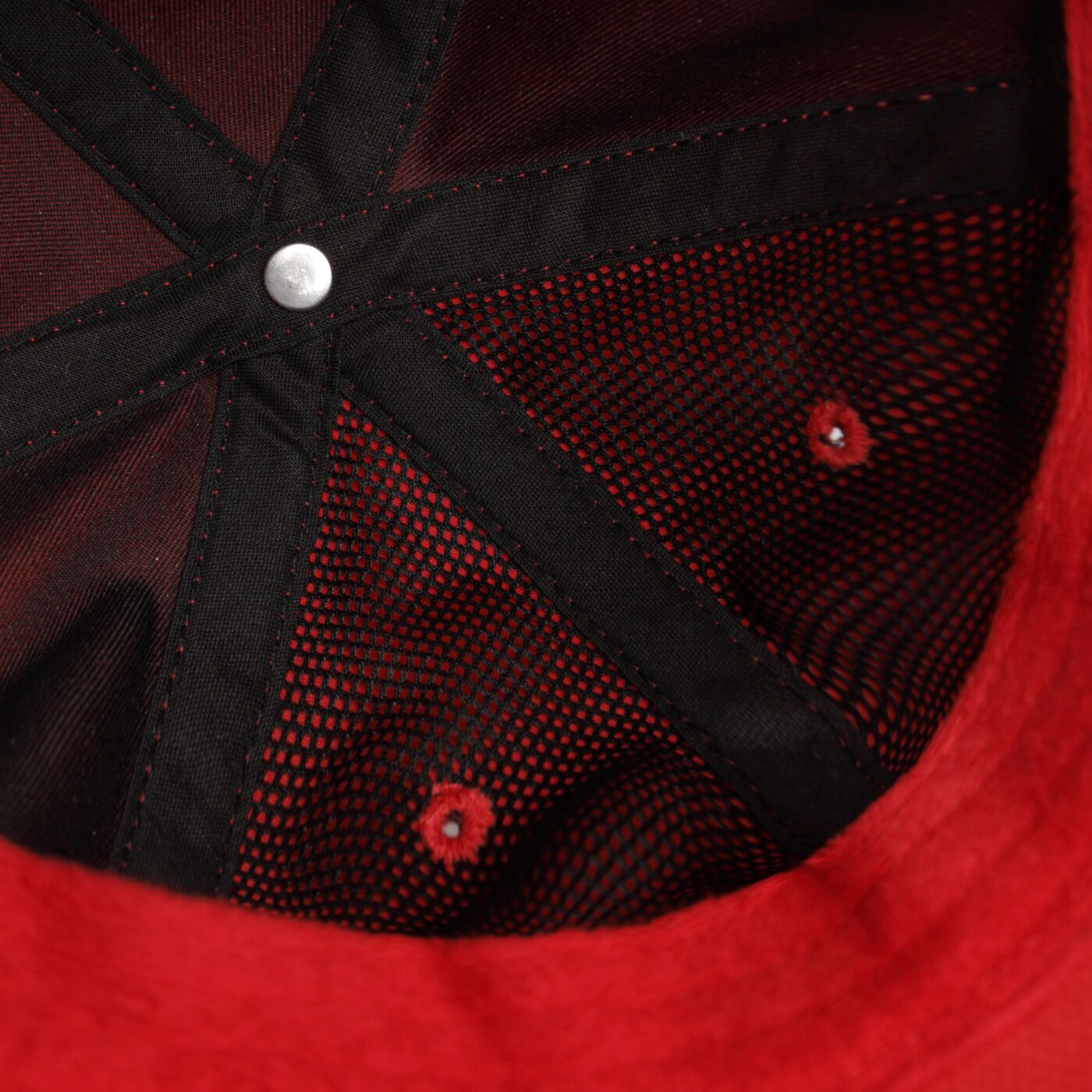 Дамска шапка с козирка LACOSTE ШАПКА CAP RED rk2662hen цвят червен