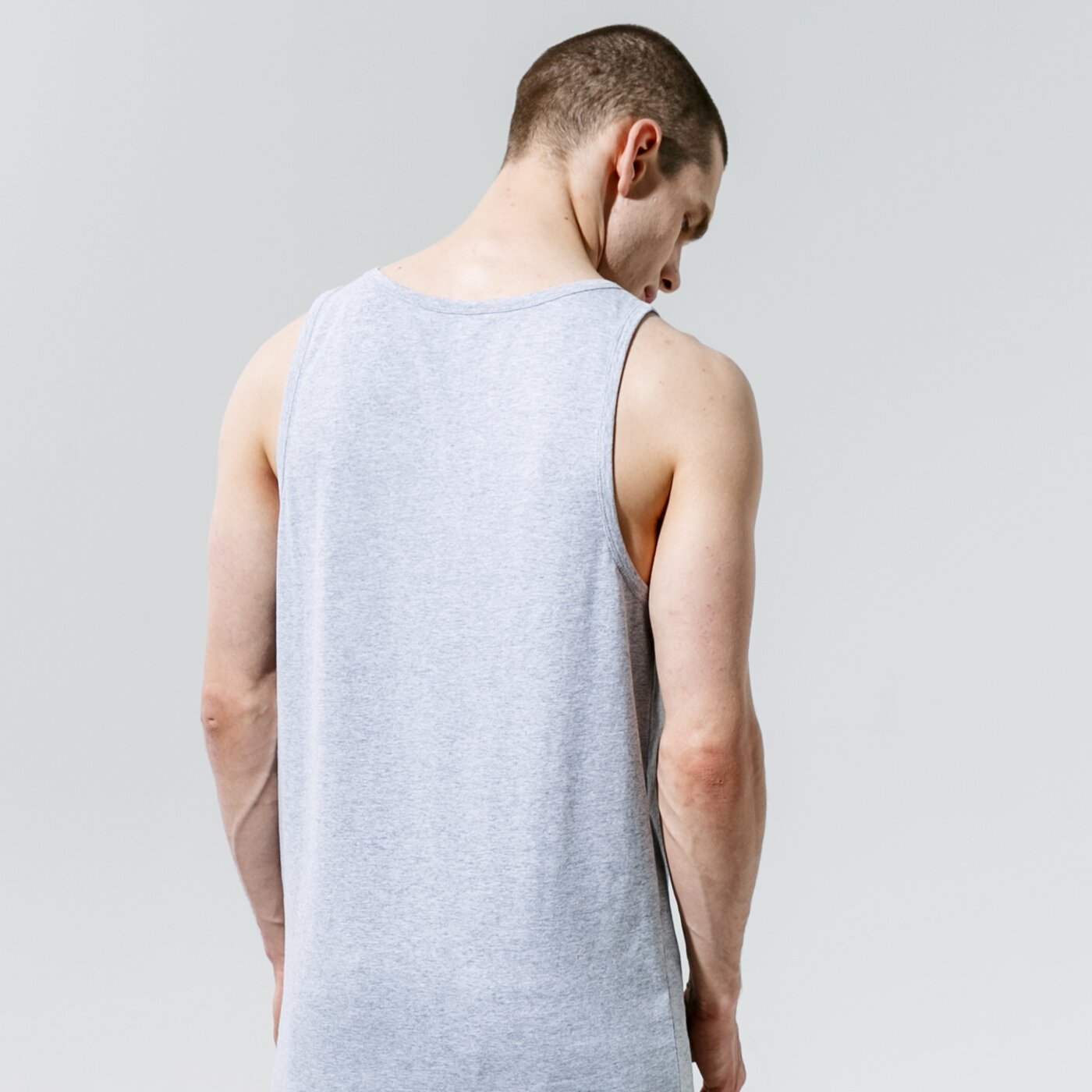 Мъжка тениска VANS ПОТНИК VANS CLASSIC ПОТНИК vn000y8vath1 цвят сив