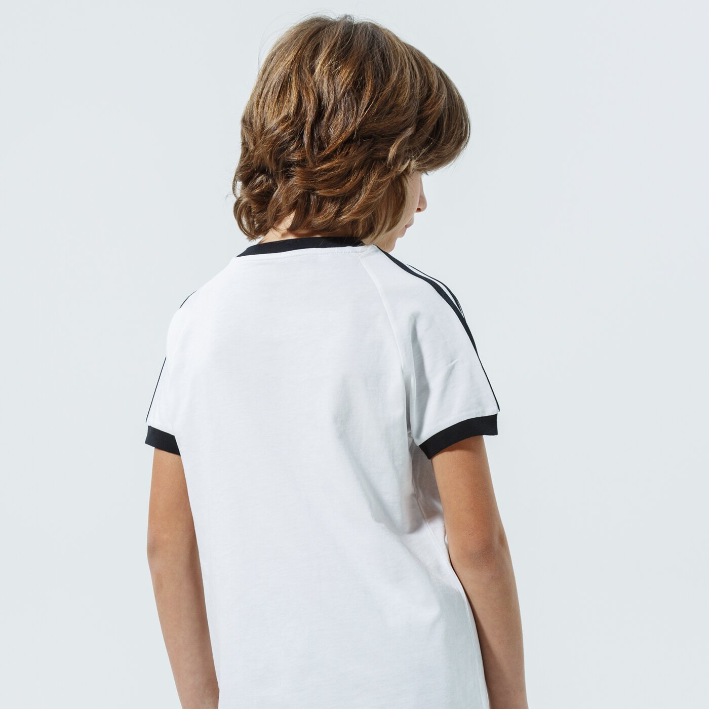 Детска тениска ADIDAS ТЕНИСКА 3STRIPES TEE BOY dv2901 цвят бял