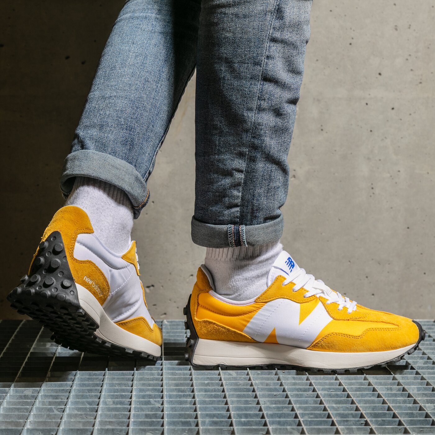 Мъжки маратонки NEW BALANCE 327  ms327li1 цвят жълт