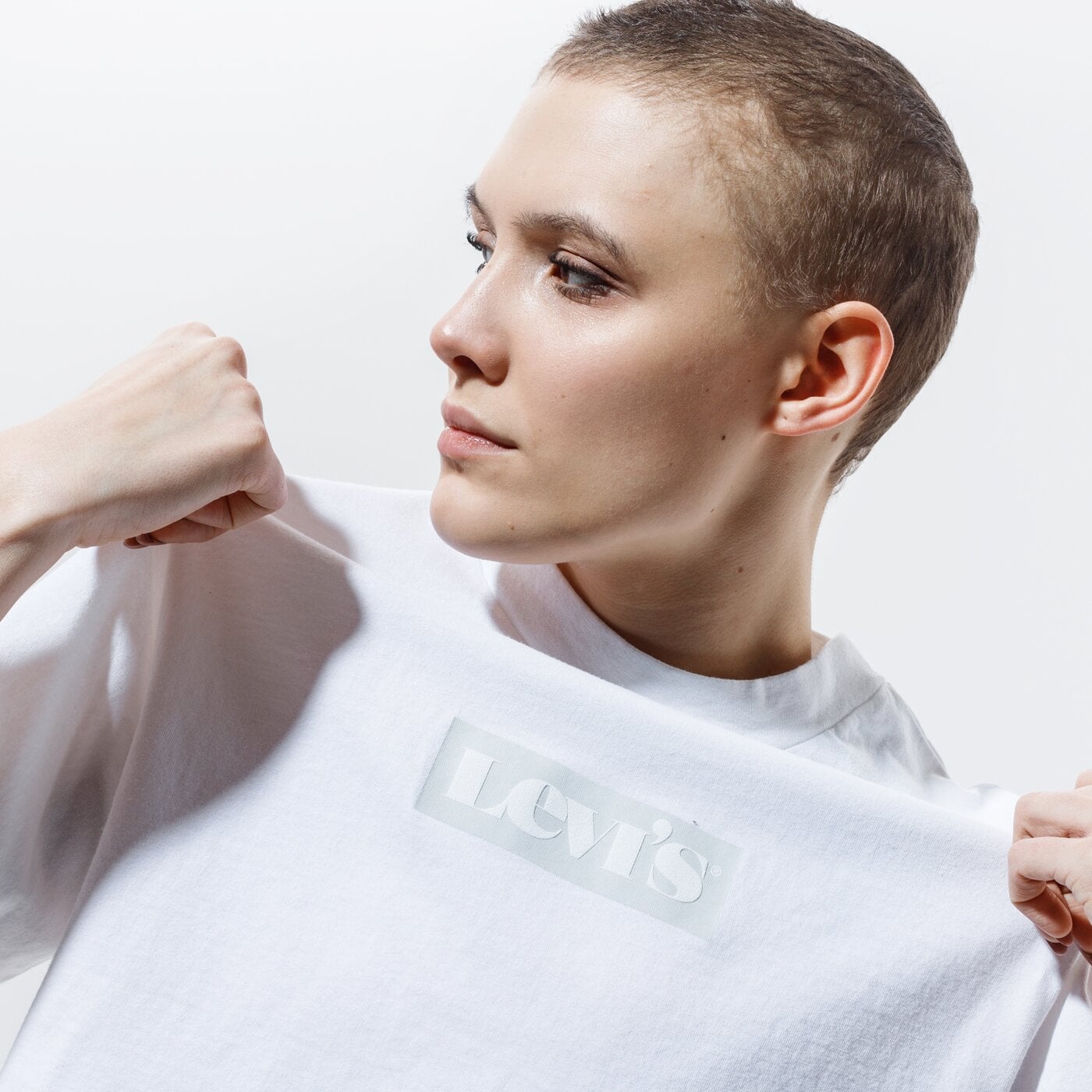 Дамска тениска LEVI'S ТЕНИСКА HEAVYWEIGHT RIGHT ON TEE 18392-0002 цвят бял