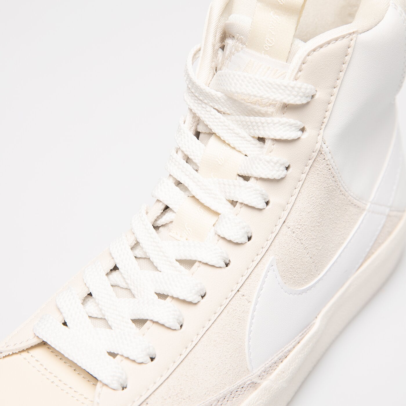 Детски маратонки NIKE BLAZER MID '77 SE D dq6084-100 цвят многоцветен