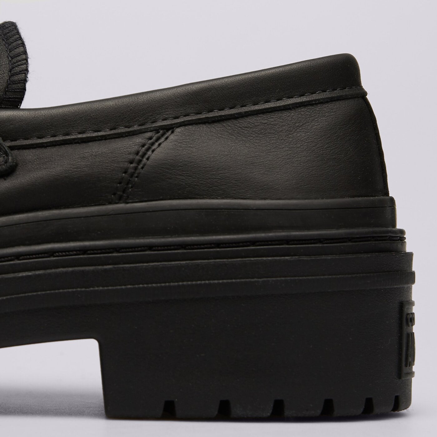 Дамски кежуал CONVERSE CHUCK TAYLOR ALL STAR LUGGED HEEL LOAFER a14707c цвят черен