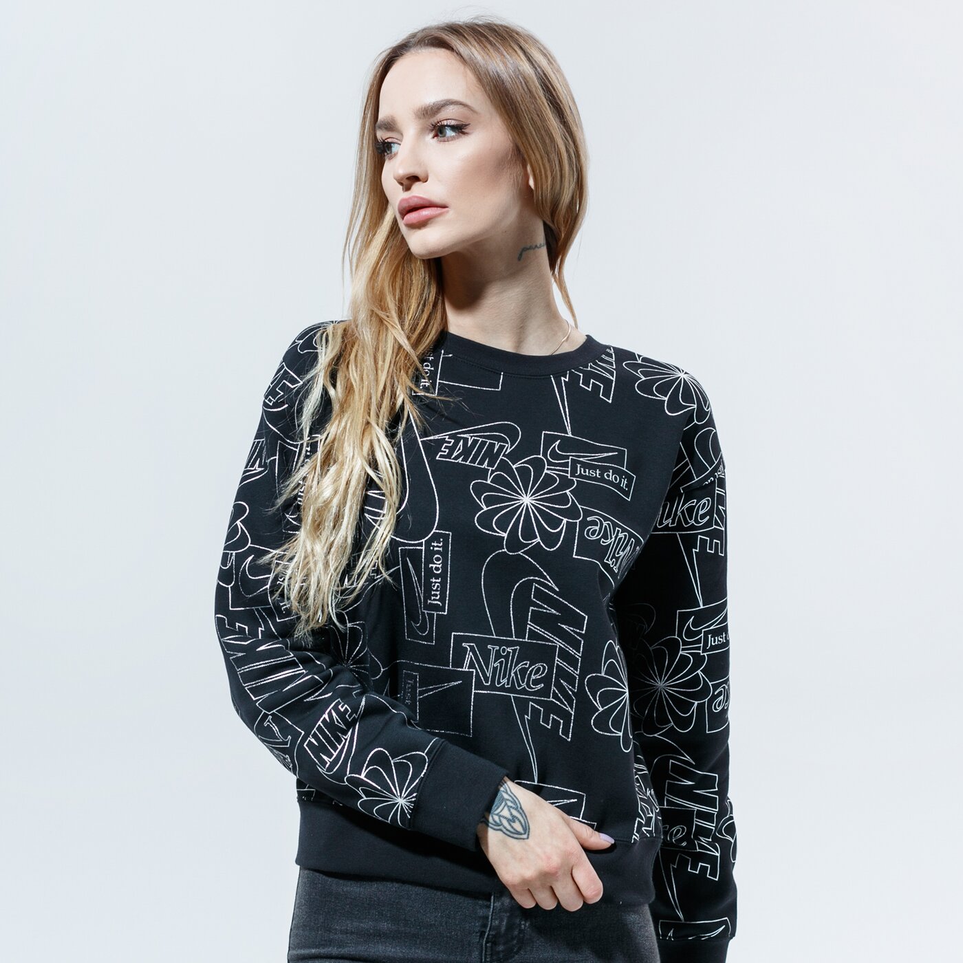 Дамски суичър NIKE СУИТЧЪР W NSW ICN CLSH FLC AOP ТОП cz1868-010 цвят черен