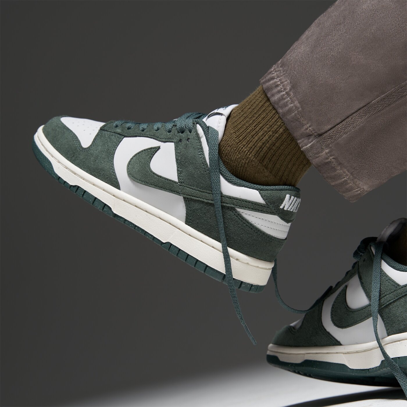 Дамски маратонки NIKE WMNS DUNK LOW hj7673-002 цвят сив