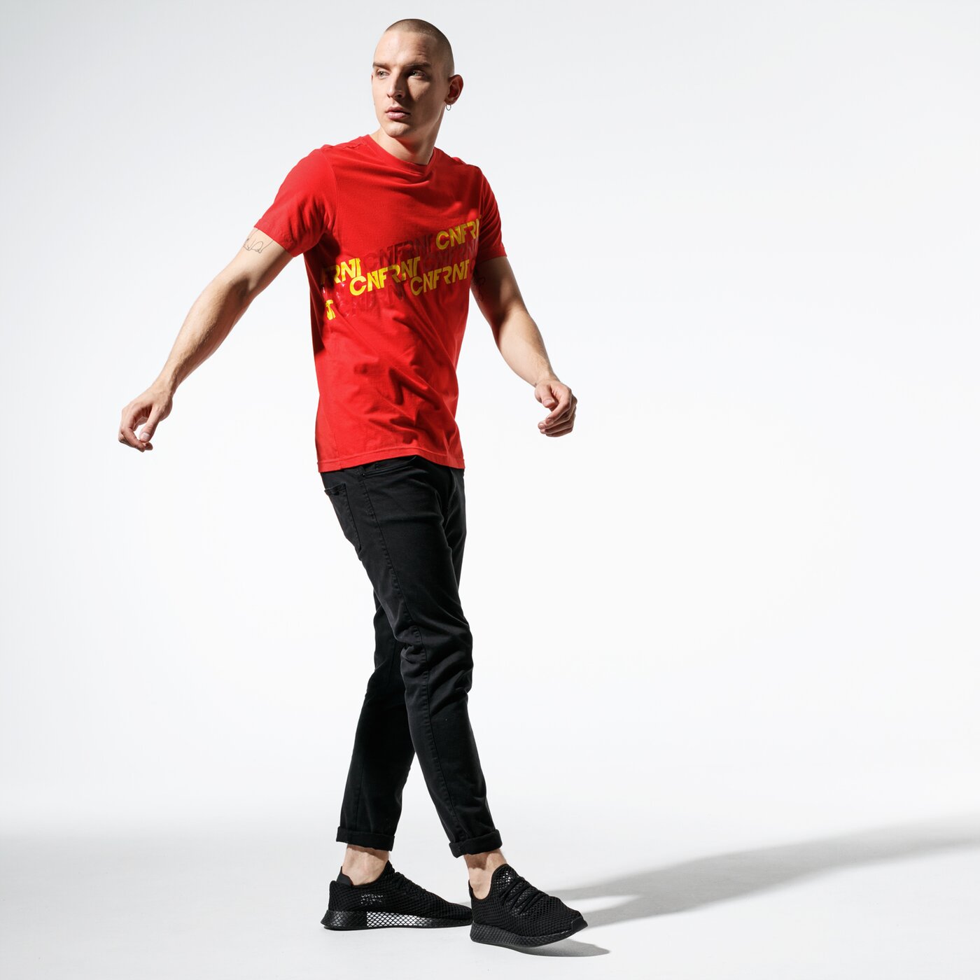 Мъжка тениска CONFRONT ТЕНИСКА FOOT PRINT RED TEE cf39tsm60001 цвят червен