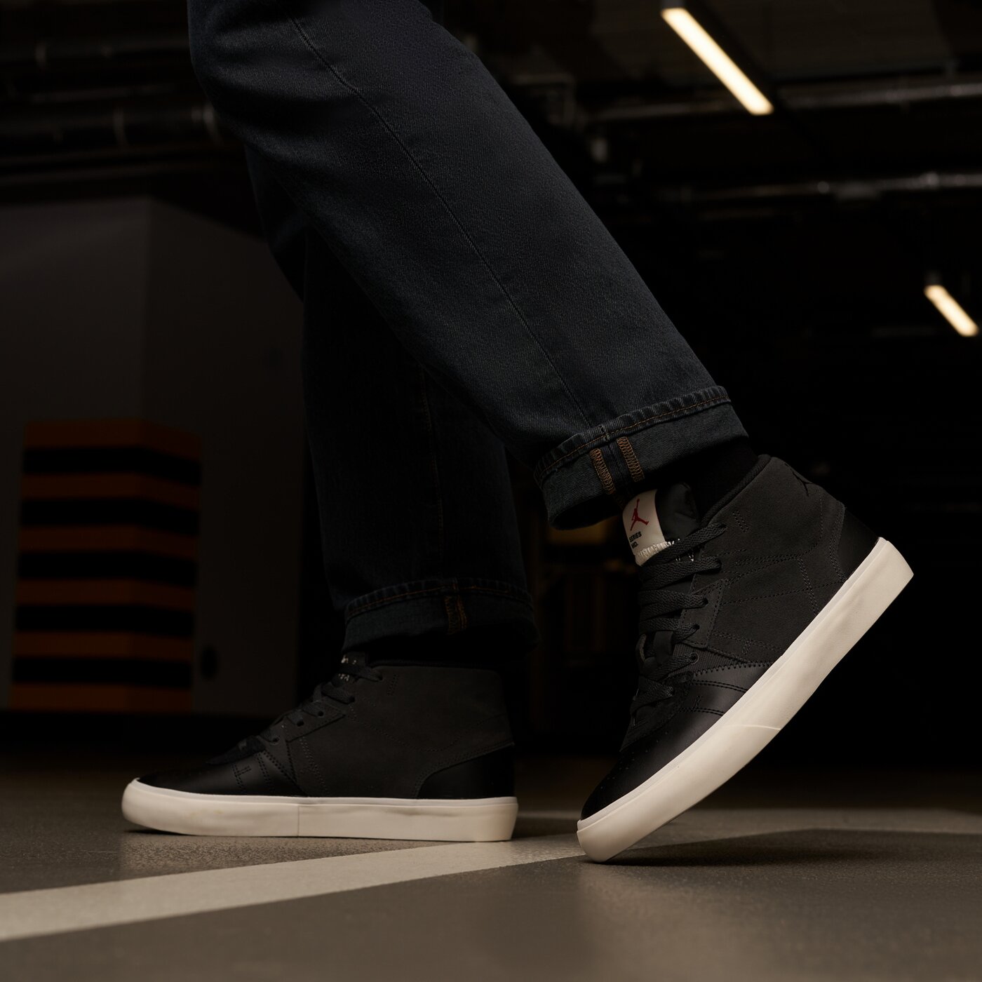 Мъжки маратонки JORDAN SERIES MID  da8026-004 цвят черен