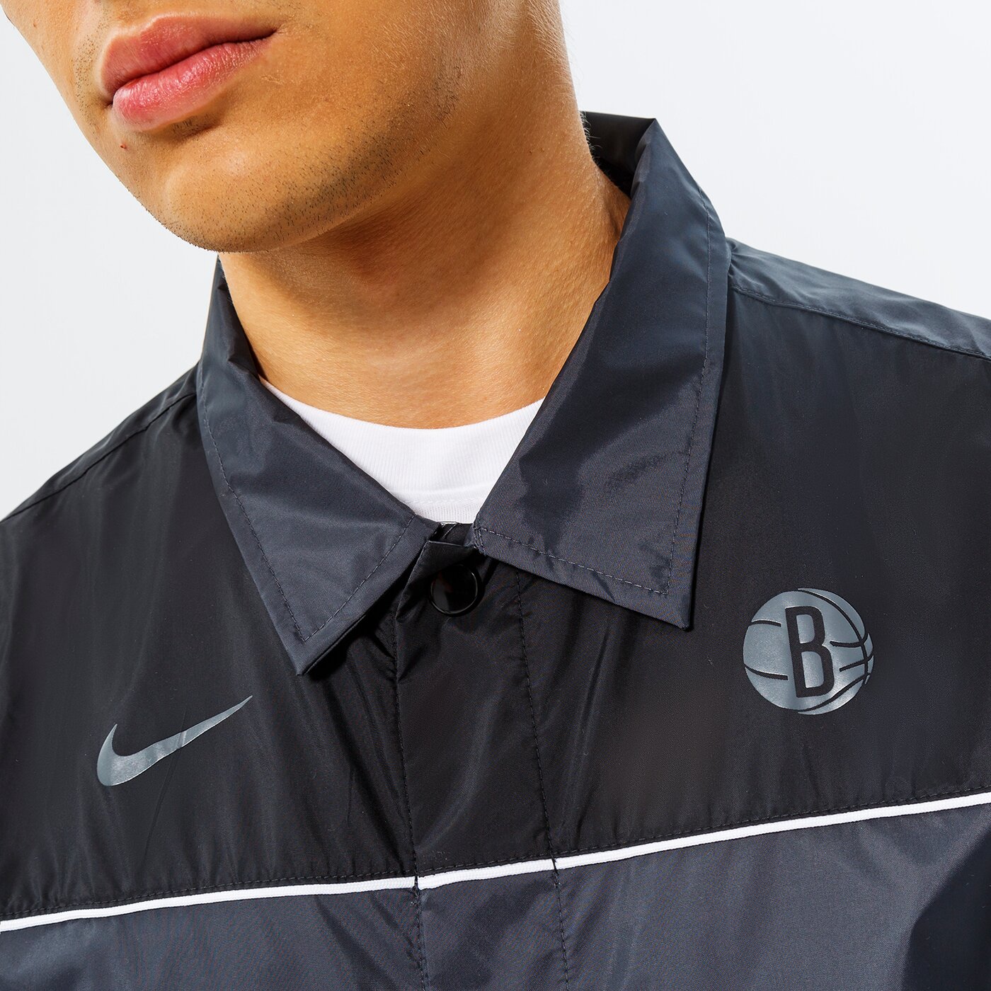 Мъжко преходно яке NIKE ЯКЕ BKN M NK JKT LTWT CTS NBA dn8724-010 цвят черен