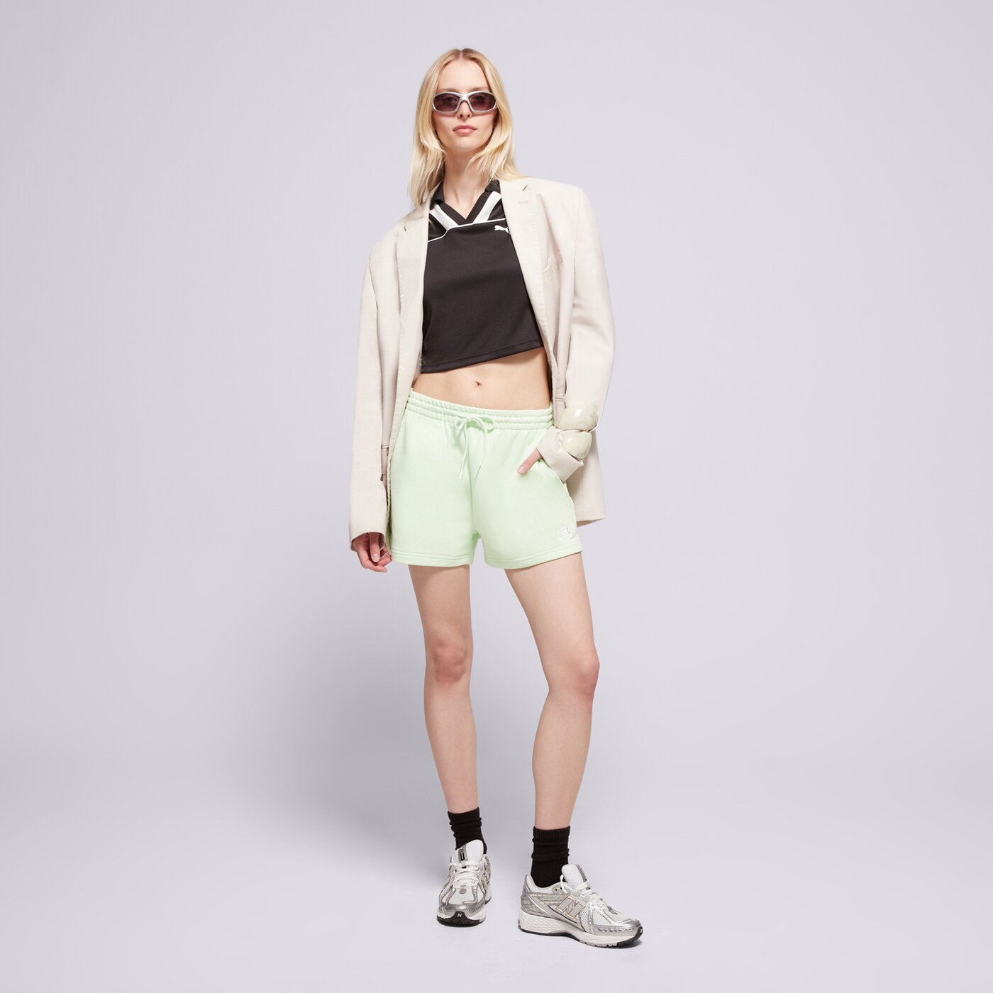 Дамски къси панталони NEW BALANCE ШОРТИ SPORT ESSENTIALS ws41500mew цвят зелен