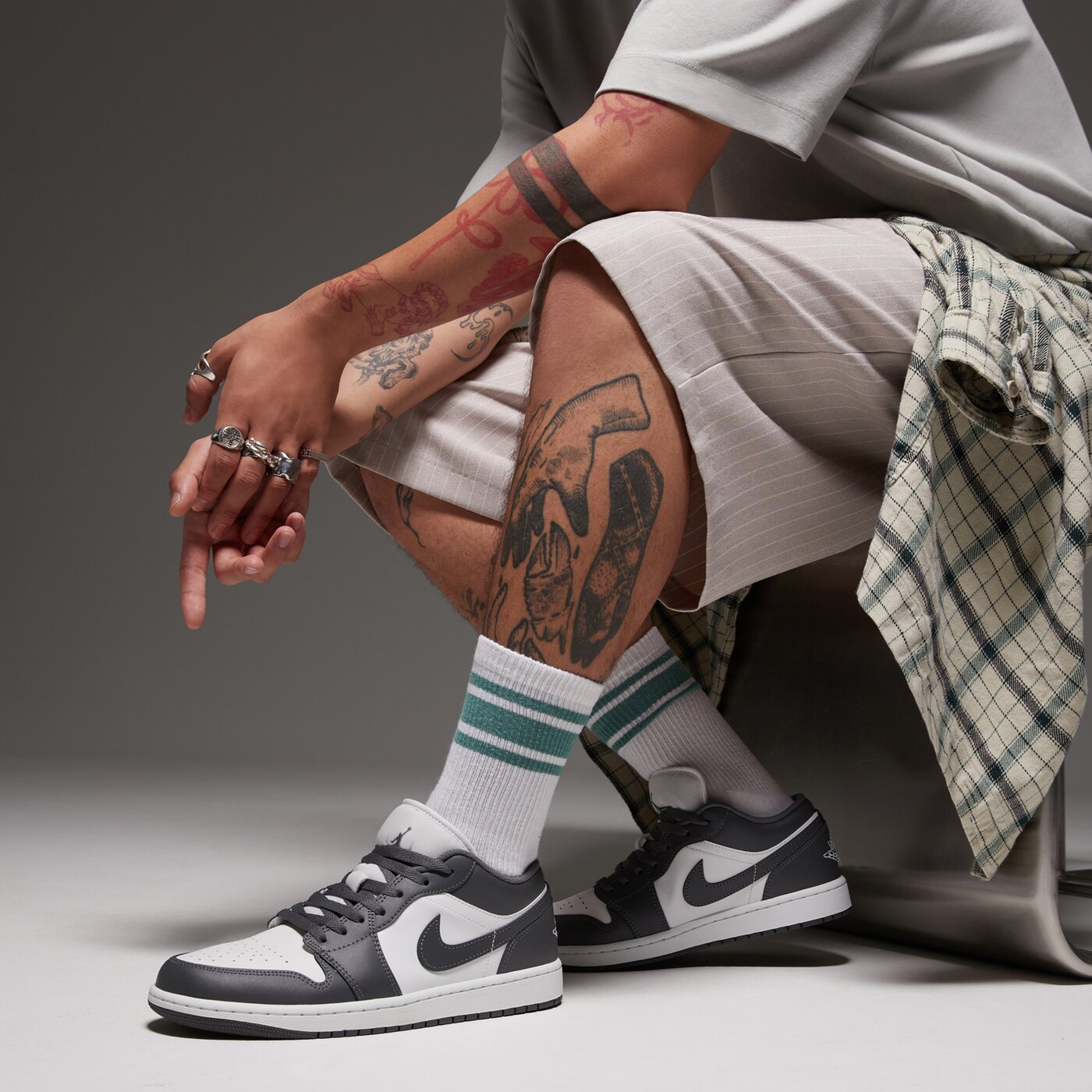 Мъжки маратонки AIR JORDAN 1 LOW  553558-044 цвят сив