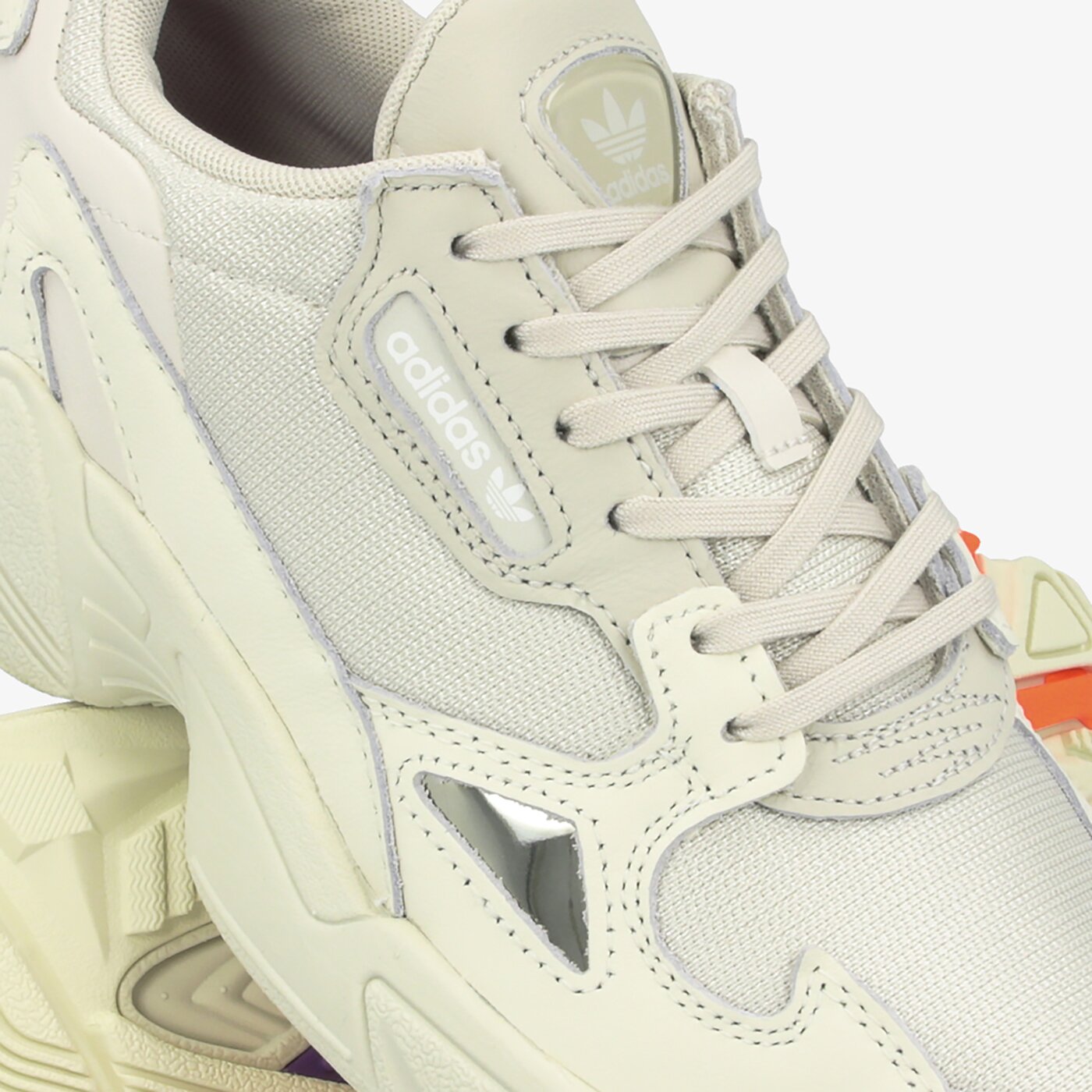 Дамски маратонки ADIDAS FALCON W ee5118 цвят сив