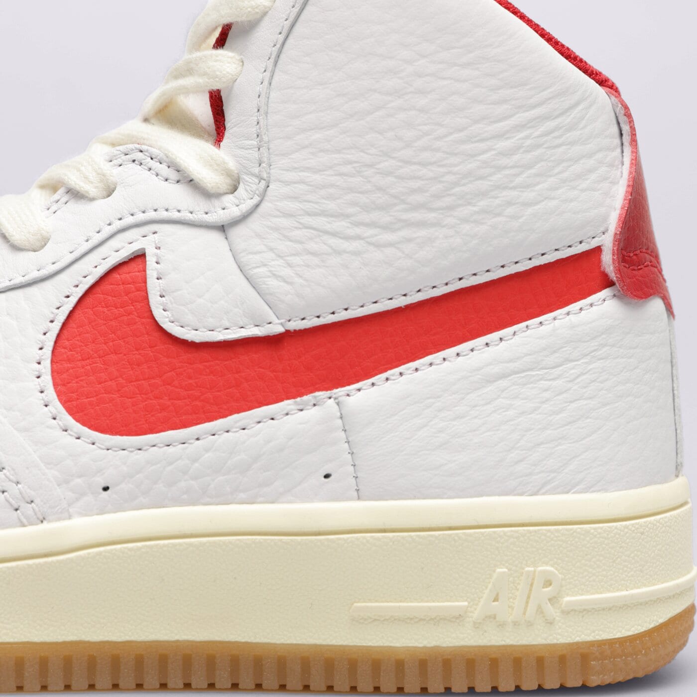 Дамски маратонки NIKE WMNS AF1 SCULPT  fn3500-100 цвят бял