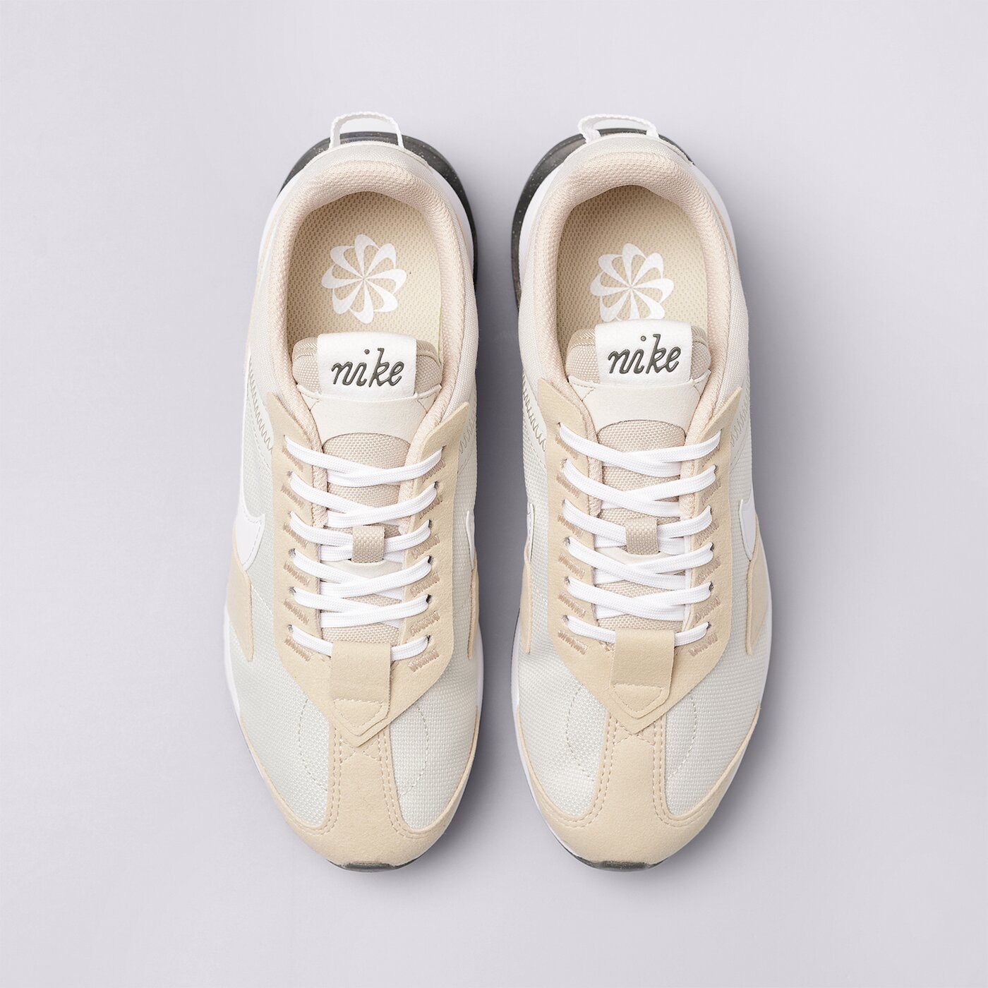 Дамски маратонки NIKE W AIR MAX PRE-DAY NN dm8259-002 цвят бежов