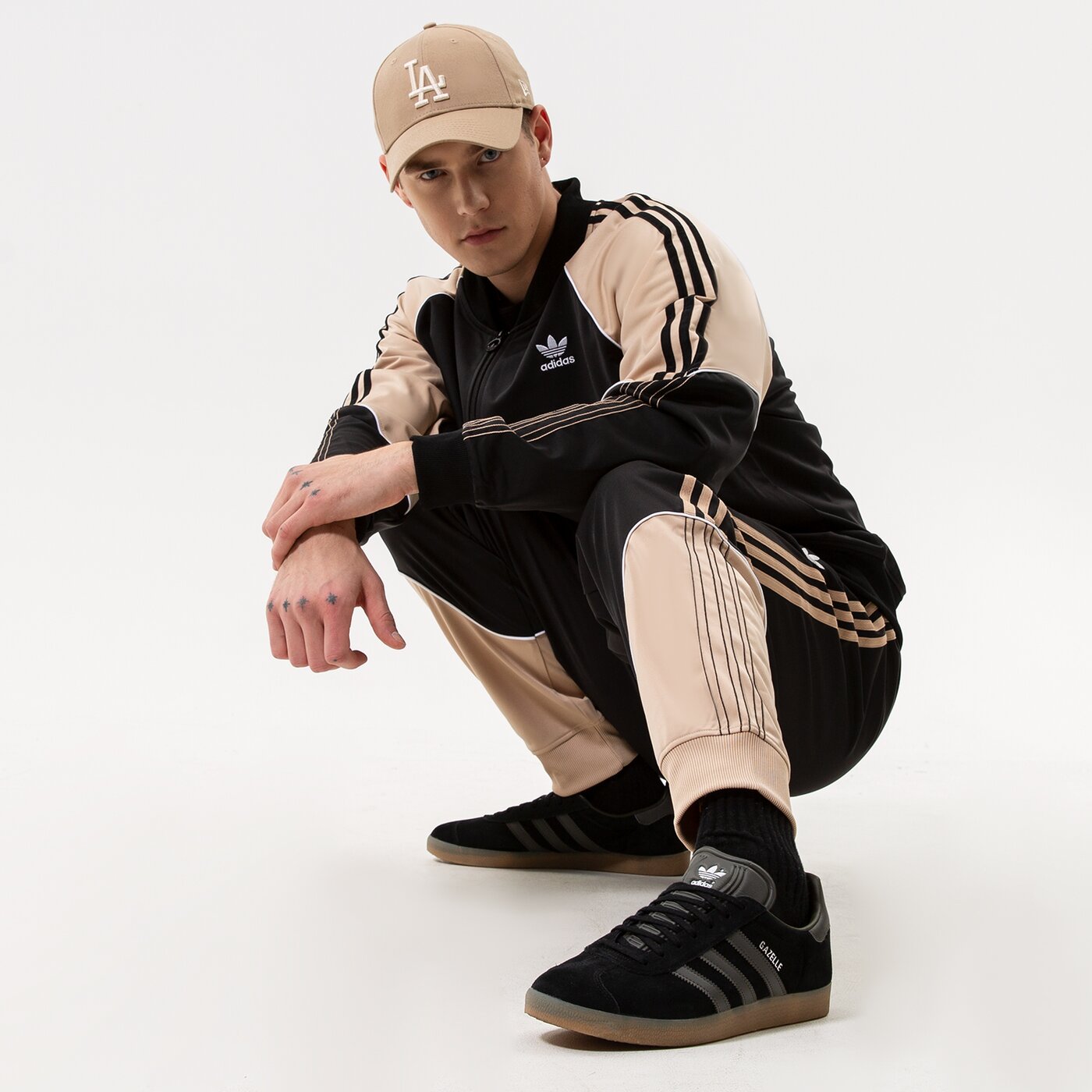 Мъжки суичър ADIDAS СУИТЧЪР СЪС ЗАКОПЧАВАНЕ TRICOT SST TT hi3000 цвят черен