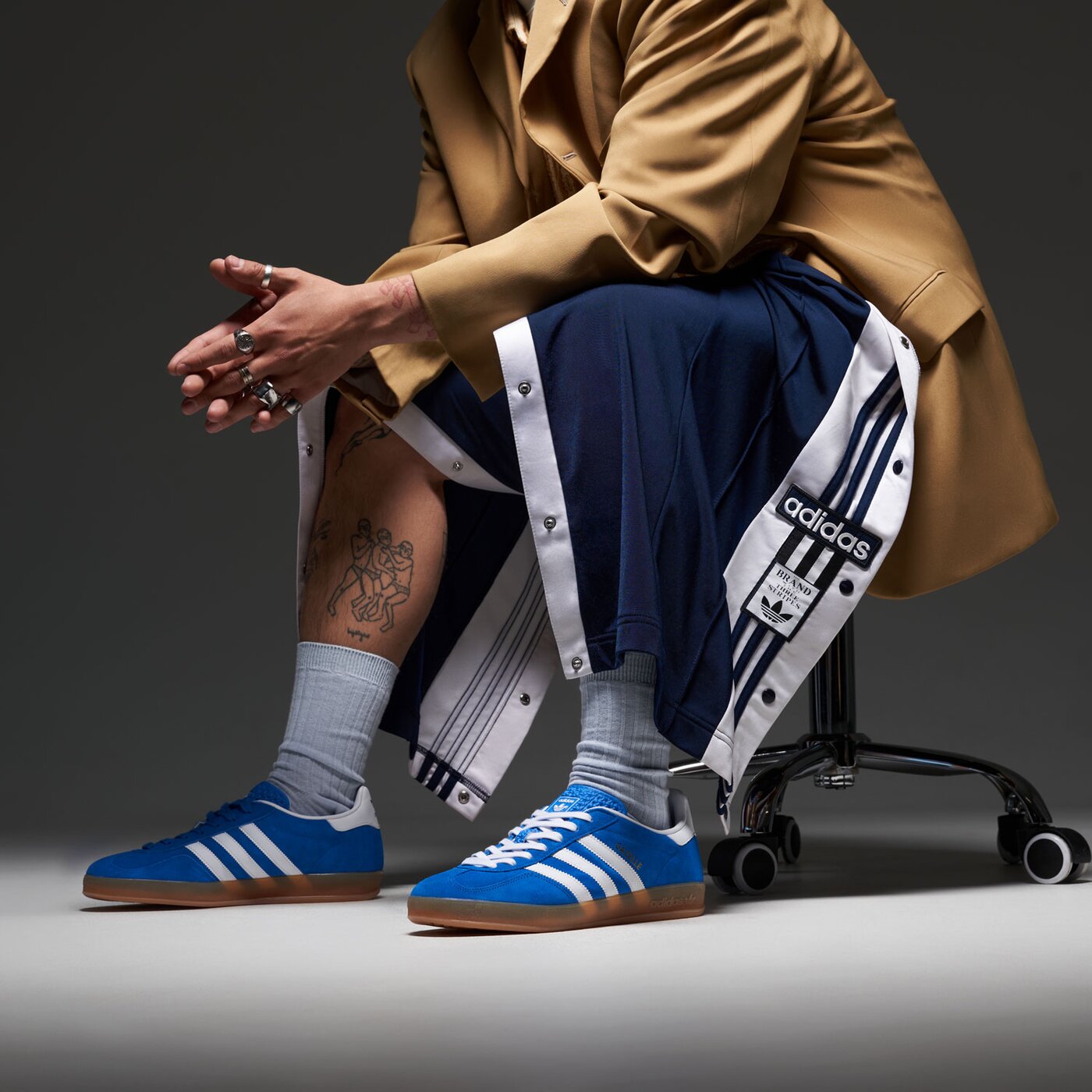 Мъжки маратонки ADIDAS GAZELLE INDOOR ji2061 цвят син