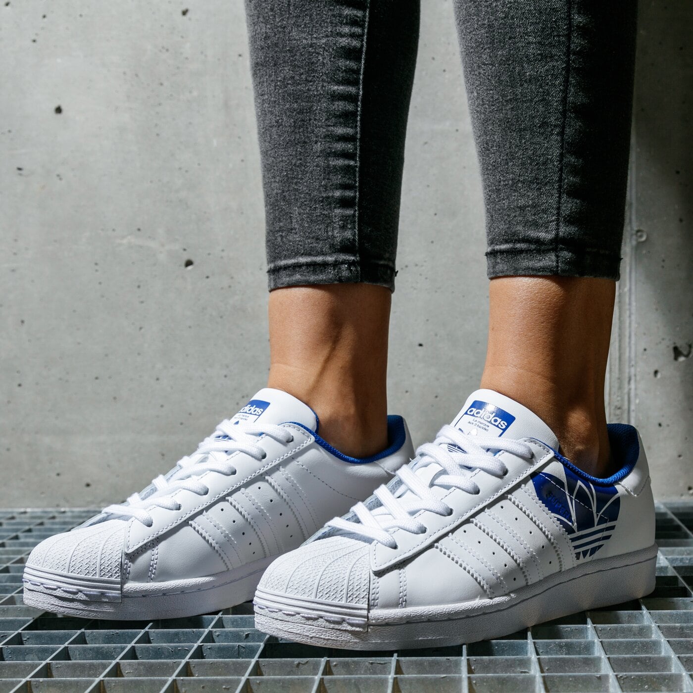 Дамски маратонки ADIDAS SUPERSTAR  fy2826w цвят бял