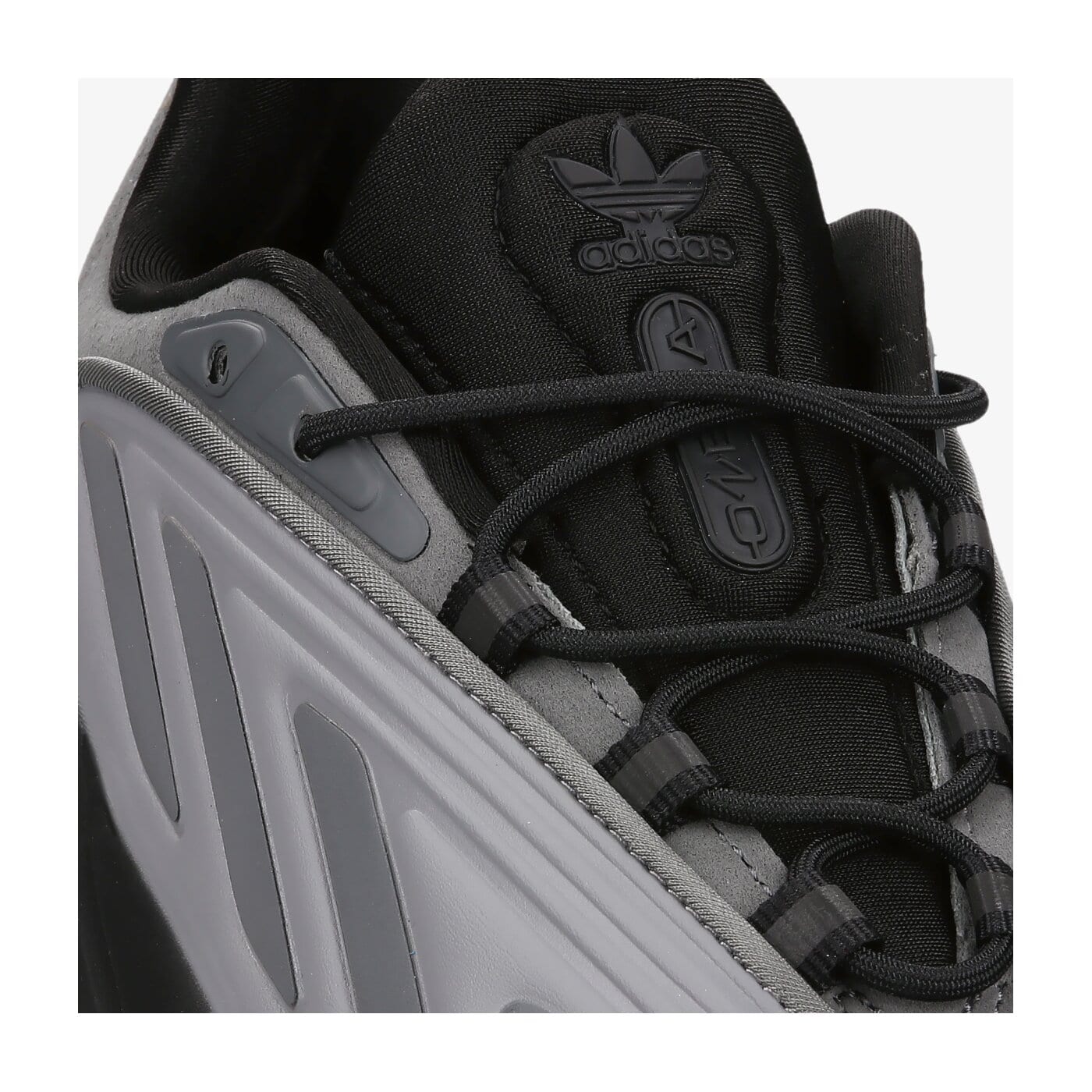 Дамски маратонки ADIDAS OZELIA h04253 цвят черен