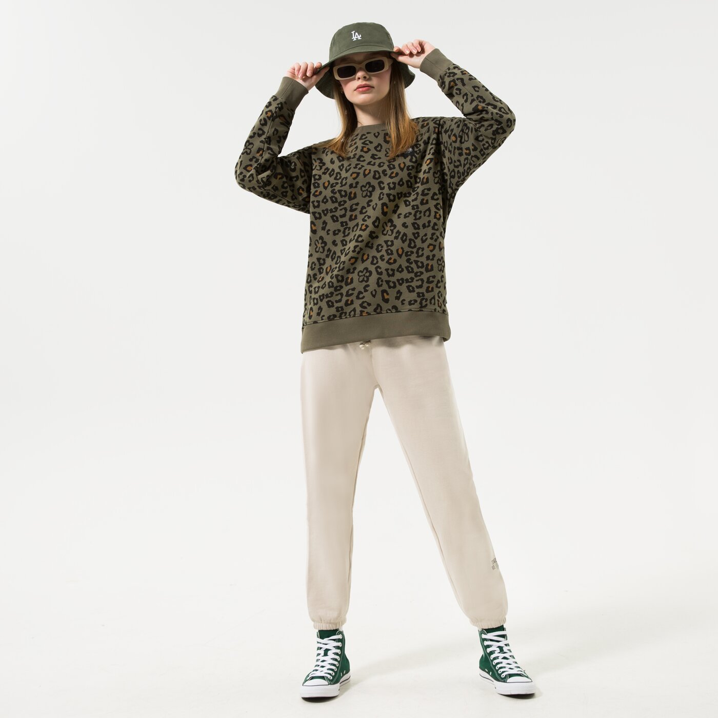 Дамски панталони VANS ПАНТАЛОНИ EARTH PEACE VANS SWEATPANT OATMEAL vn00036x2n11 цвят бежов