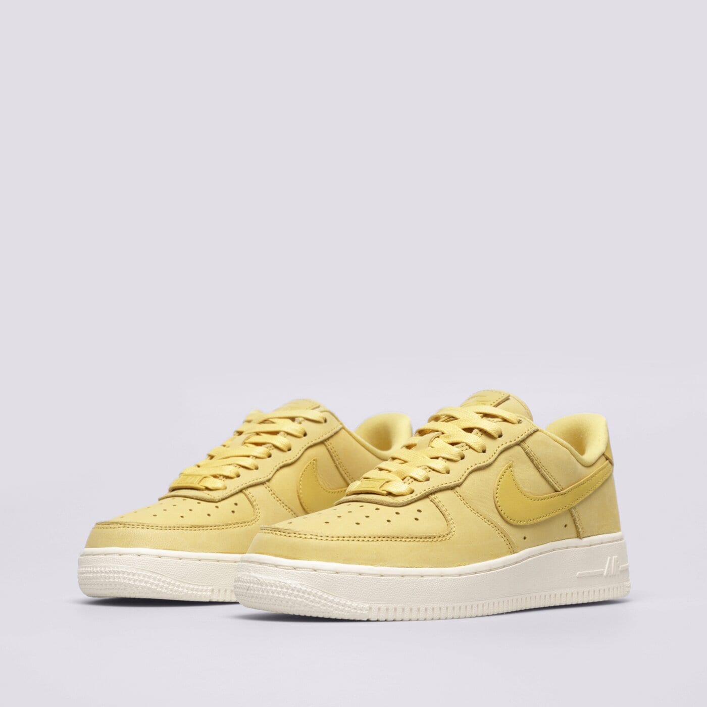 Дамски маратонки NIKE AIR FORCE 1 '07 PRM dr9503-700 цвят жълт