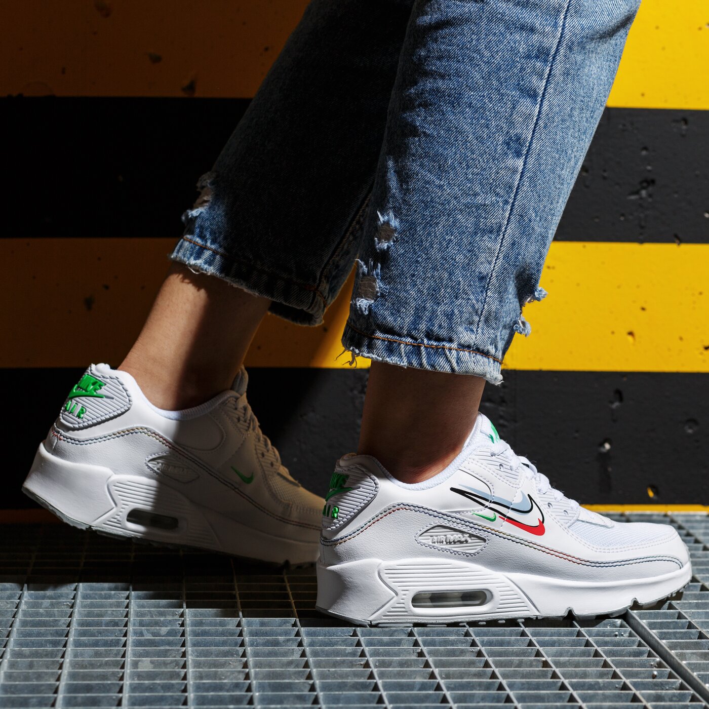 Детски маратонки NIKE AIR MAX 90 LEATHER  dn3730-100 цвят бял