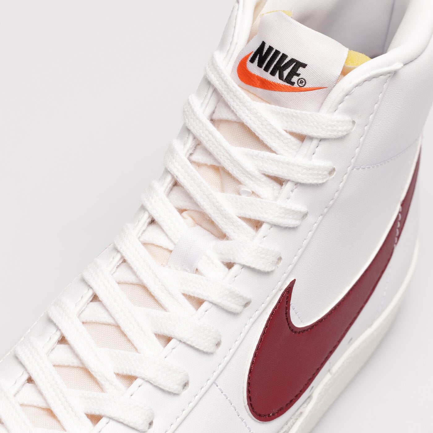 Мъжки маратонки NIKE BLAZER MID '77 VINTAGE bq6806-120 цвят бял