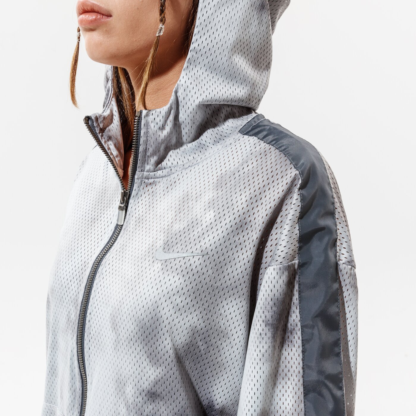 Дамско преходно яке NIKE ЯКЕ W NSW ICN CLSH JKT MESH AOP cz9318-084 цвят сив