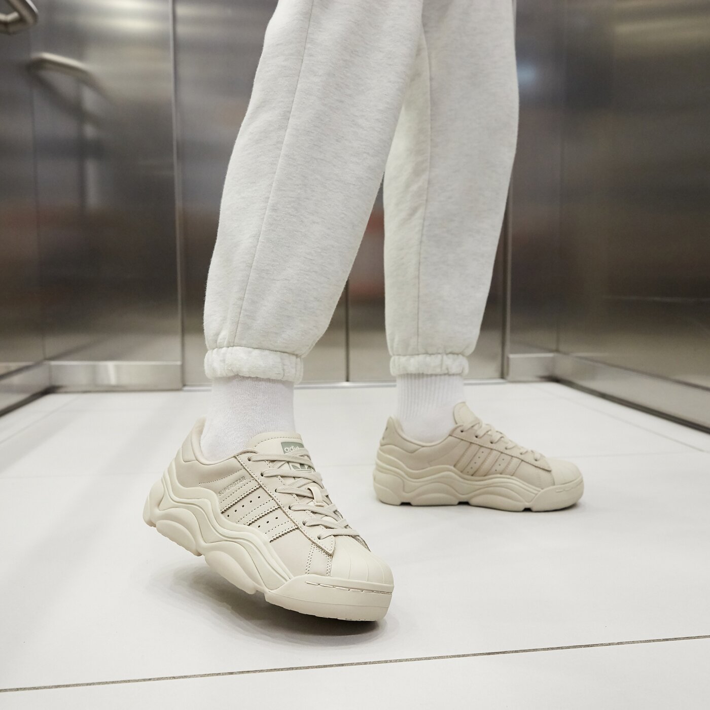 Дамски маратонки ADIDAS SUPERSTAR MILLENCON W if7690 цвят бежов