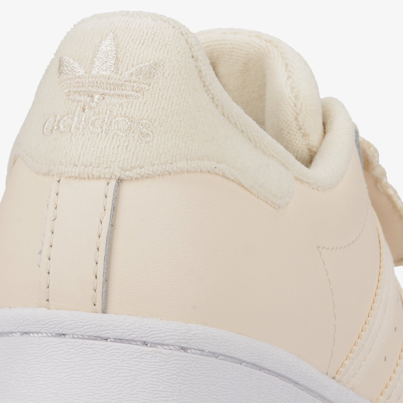 Дамски маратонки ADIDAS SUPERSTAR W  gw0592 цвят бежов