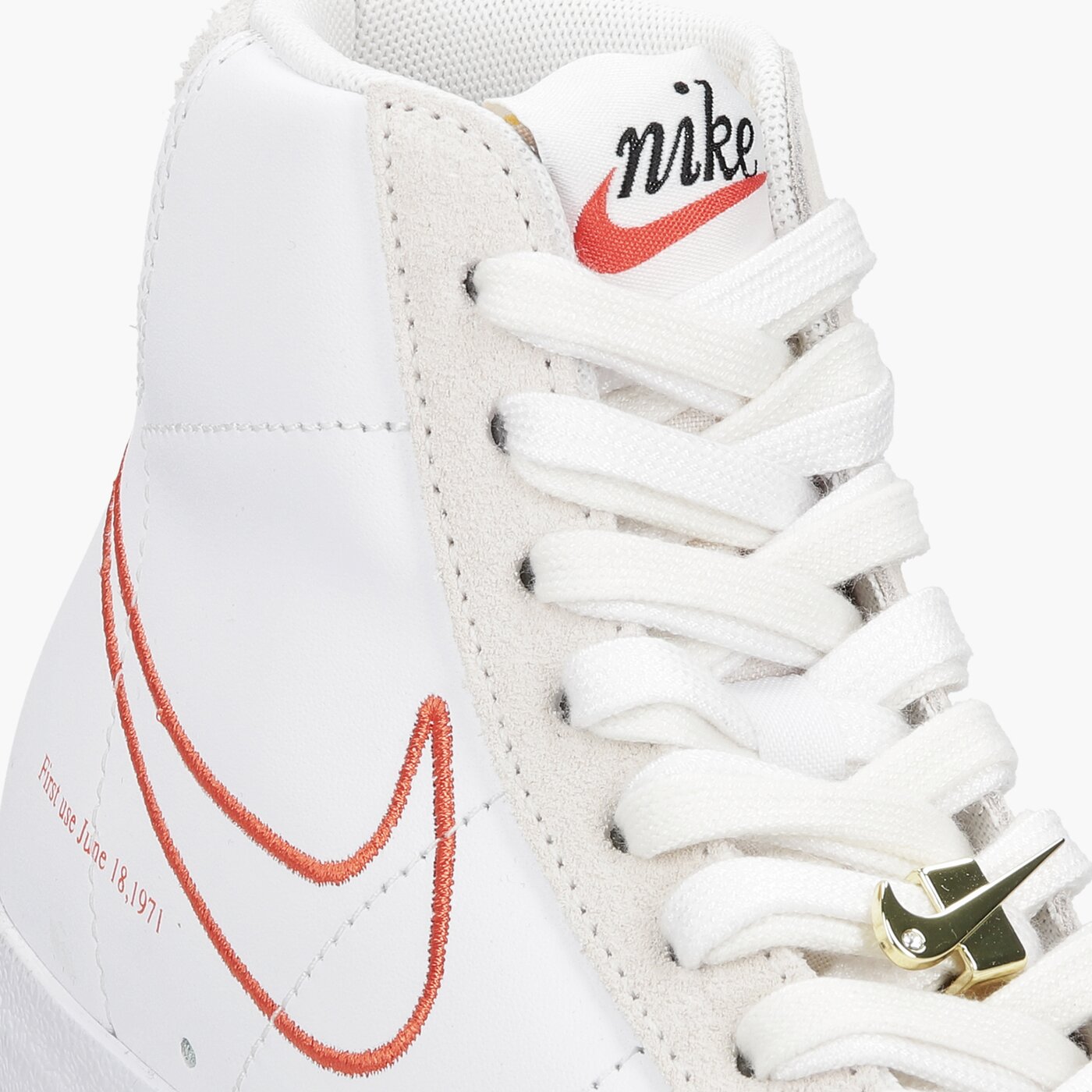 Дамски маратонки NIKE BLAZER MID '77 SE dh6757-100 цвят бял
