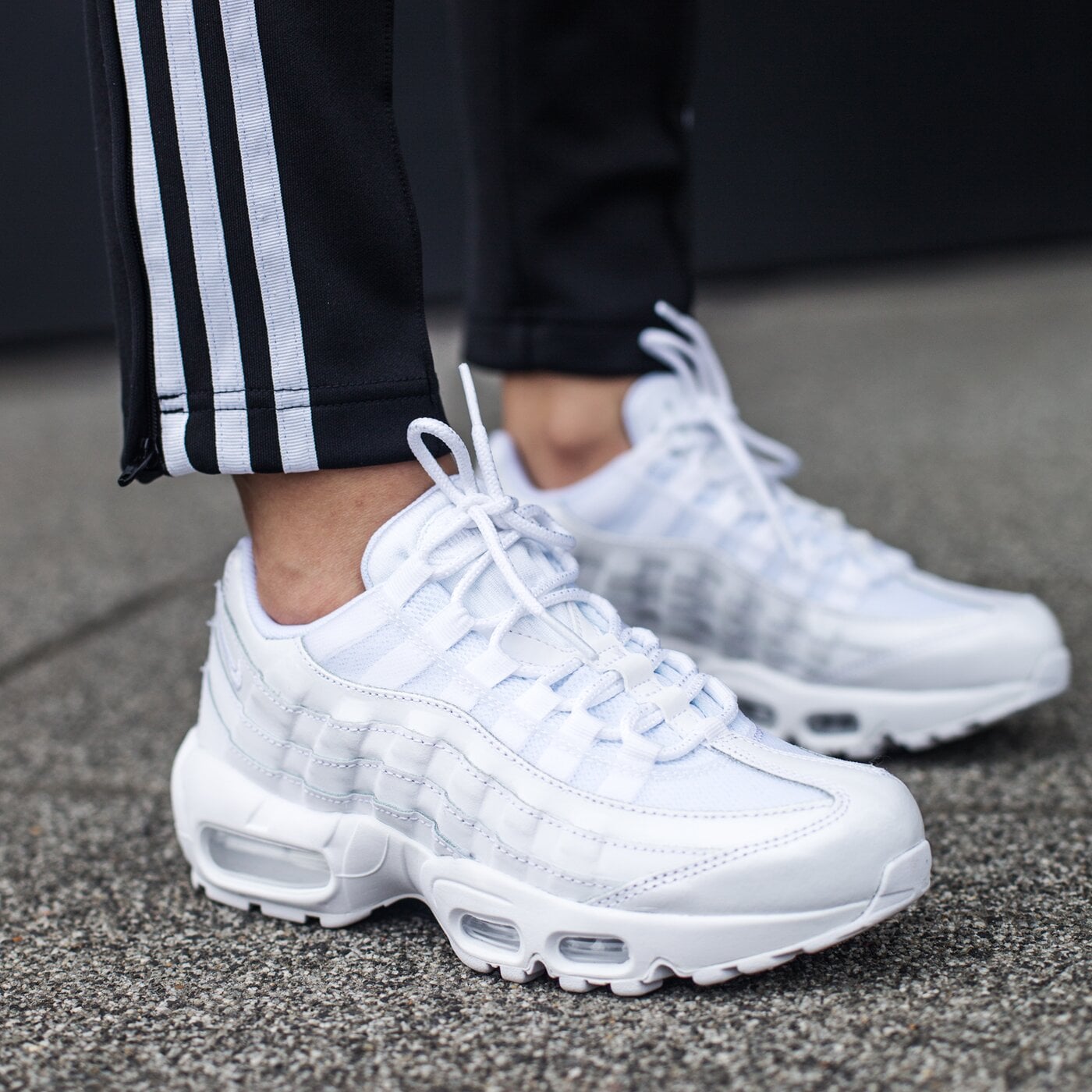Дамски маратонки NIKE WMNS AIR MAX 95 307960-108 цвят бял
