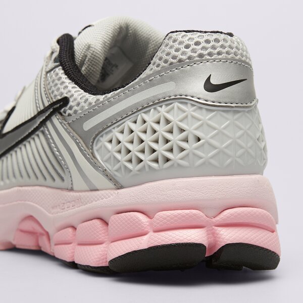 Дамски маратонки NIKE W ZOOM VOMERO 5 hf1877-001 цвят сив