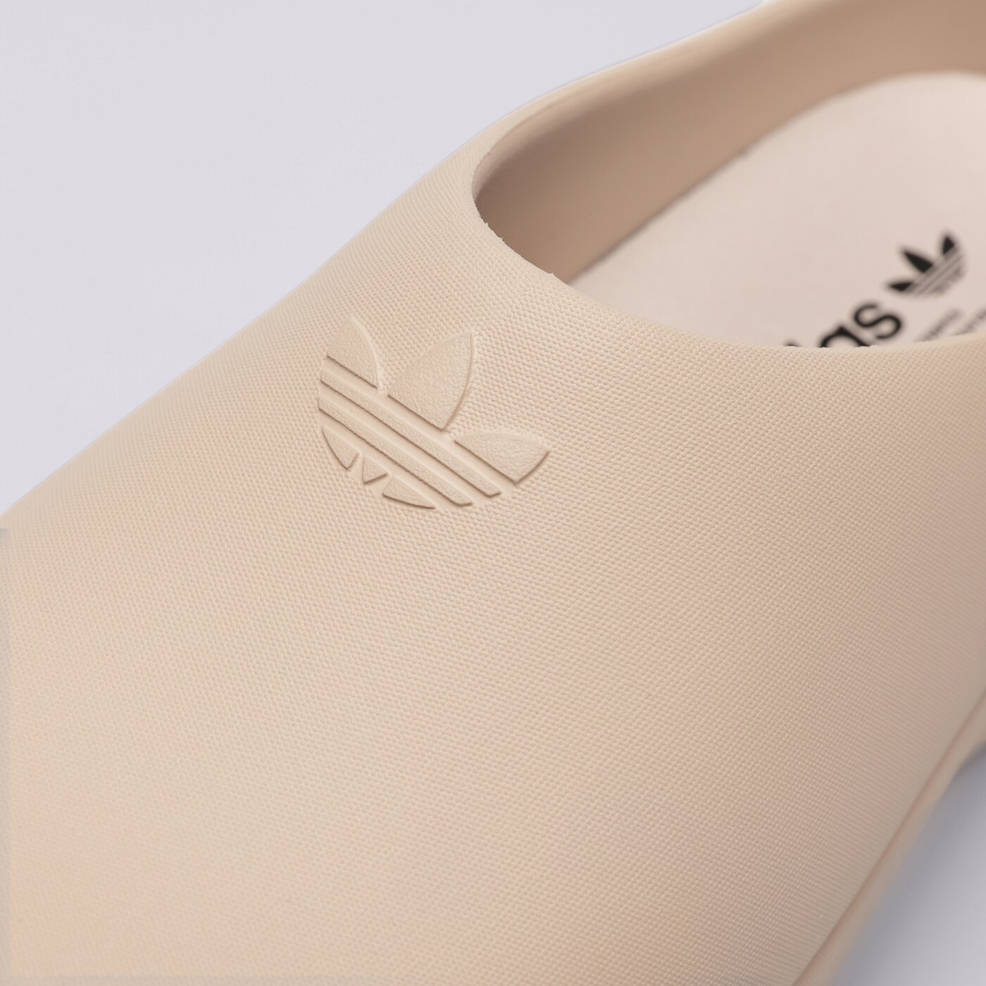 Дамски чехли и сандали ADIDAS ADIFOM STAN MULE W ie7052 цвят бежов