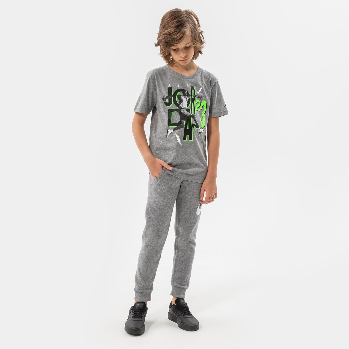Детска тениска JORDAN ТЕНИСКА JUMBLE AIR TIME SS TEE BOY 95b238-geh цвят сив