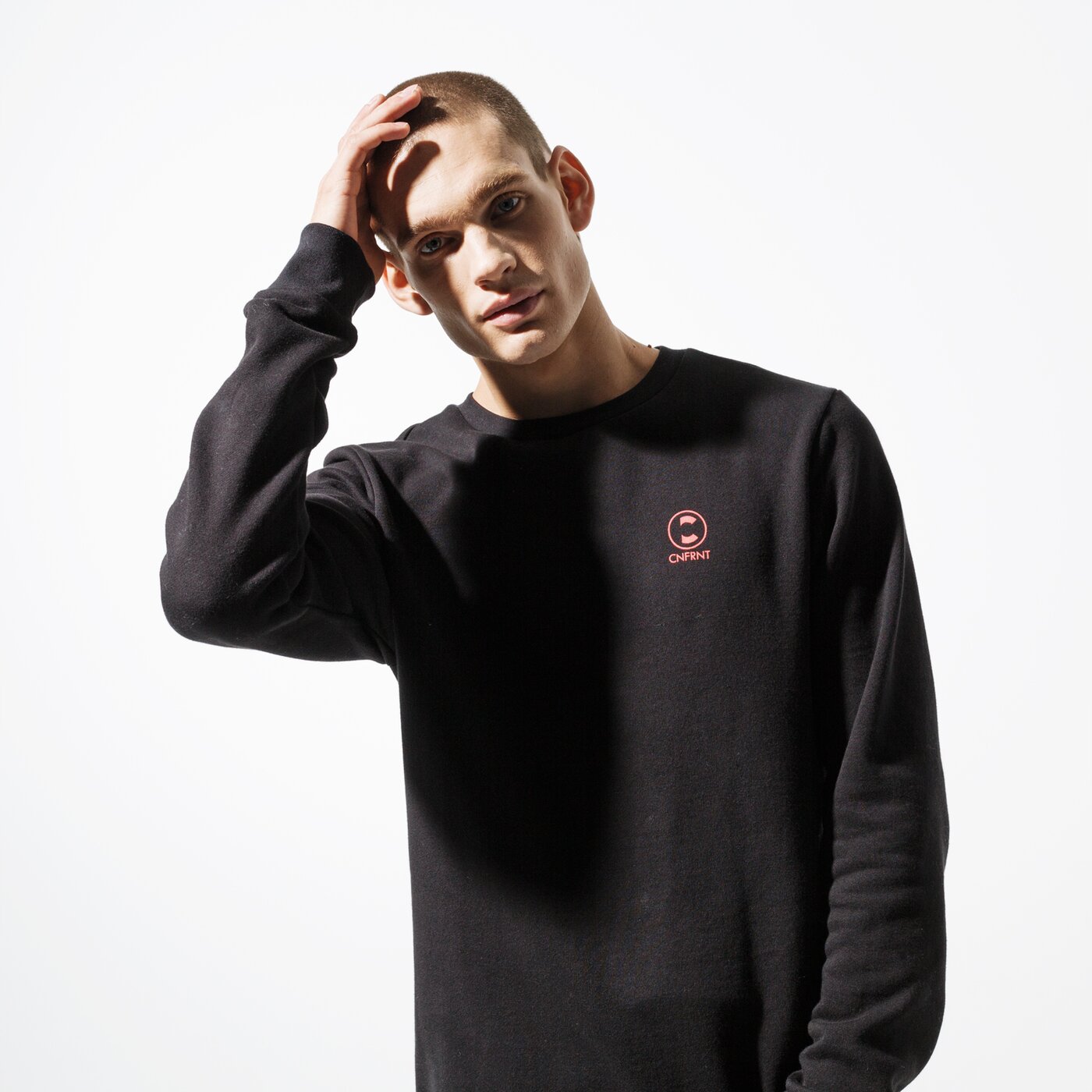 Мъжки суичър CONFRONT СУИТЧЪР ESSENTIAL BLK SWEATSHIRT cf39blm39003 цвят черен
