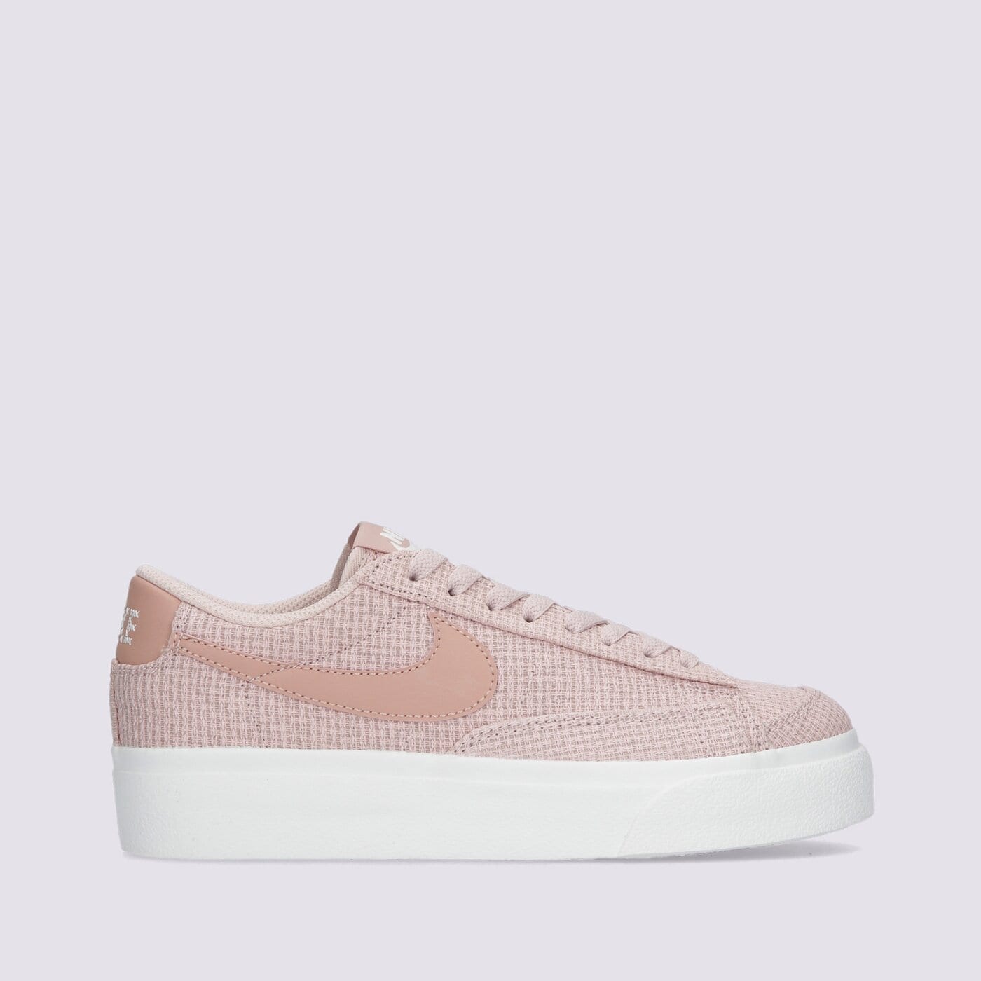 Дамски маратонки NIKE W BLAZER LOW PLATFORM ESS  dn0744-600 цвят розов