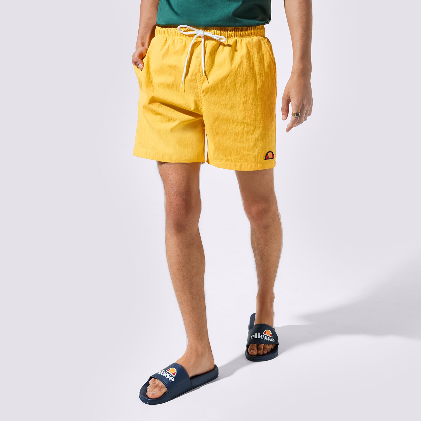 Мъжки къси панталони ELLESSE ШОРТИ HUGU she09977yellow цвят жълт