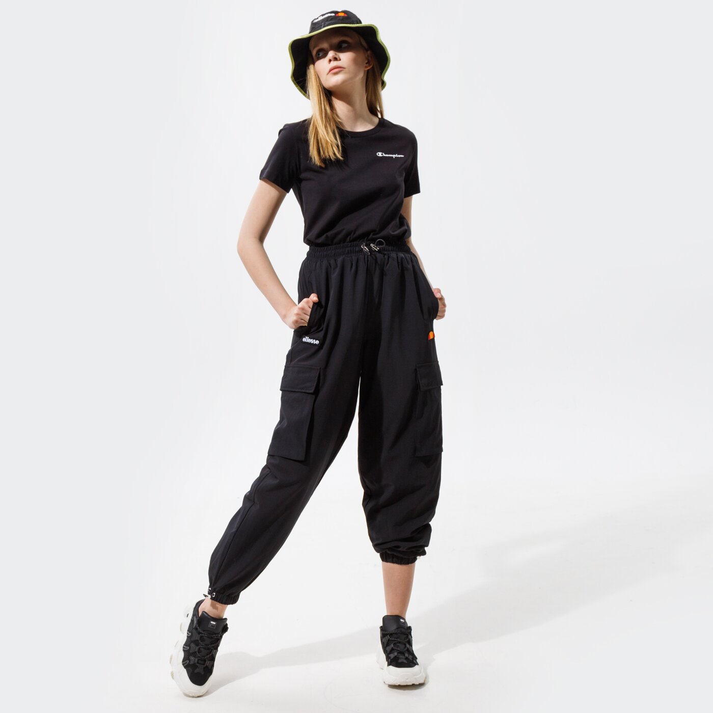 Дамски панталони ELLESSE ПАНТАЛОНИ ROSANA TRACK PANT BLK sgi11088011 цвят черен