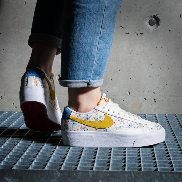 Дамски маратонки NIKE WMNS BLAZER LW PLATFORM dv3210-100 цвят многоцветен