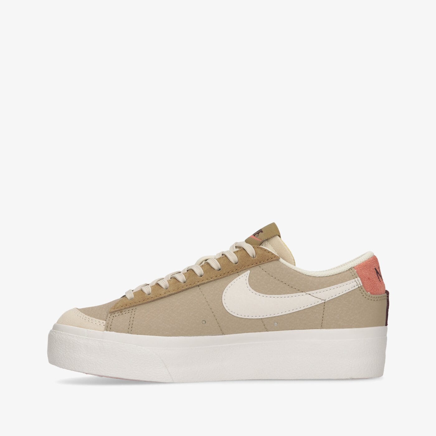 Дамски маратонки NIKE W BLAZER LOW PLATFORM SP dq9318-200 цвят бежов