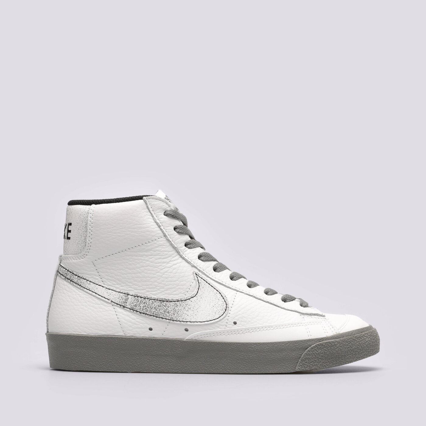 Мъжки маратонки NIKE BLAZER MID '77 EMB dv7194-100 цвят бял