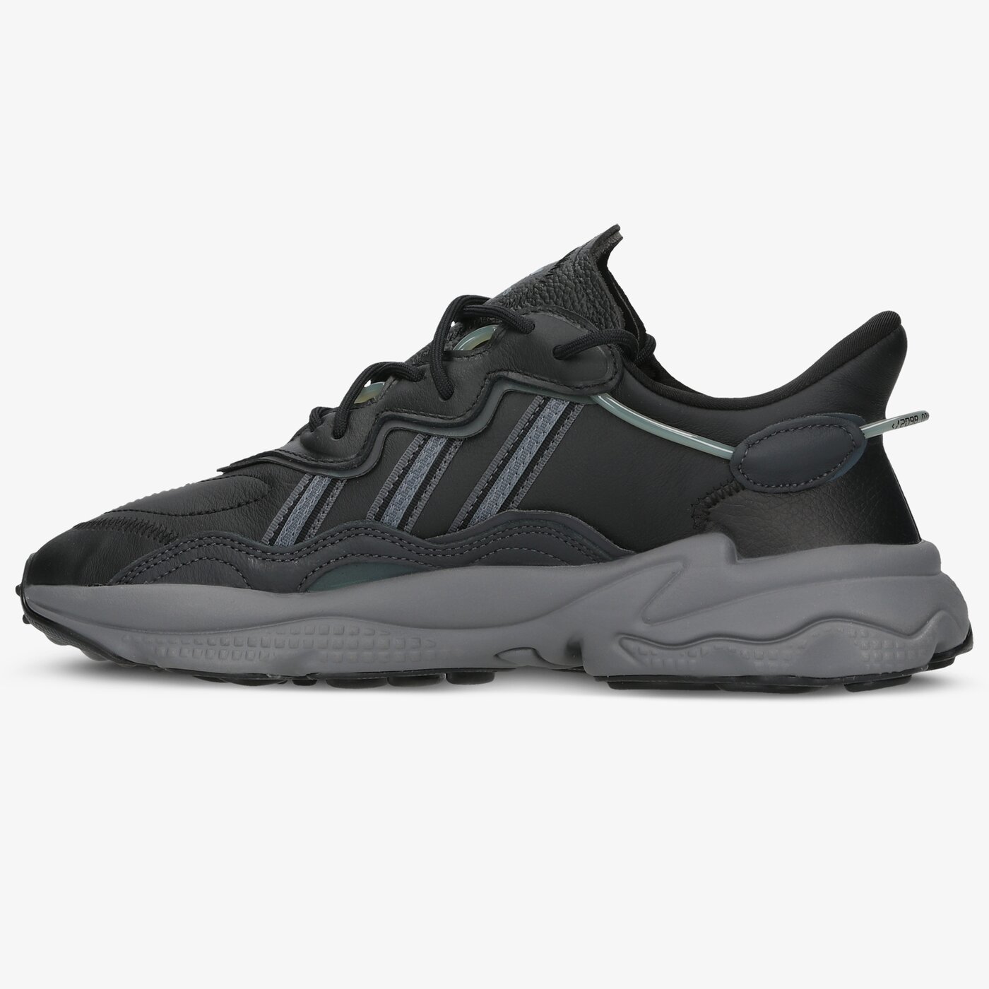 Мъжки маратонки ADIDAS OZWEEGO ee7004 цвят черен