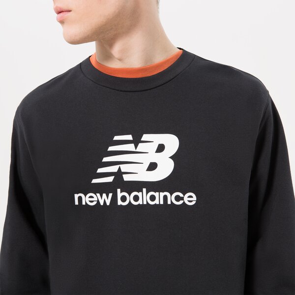 Мъжки суичър NEW BALANCE СУИТЧЪР NB ESSENTIALS LOGO CREW mt31538bk цвят черен