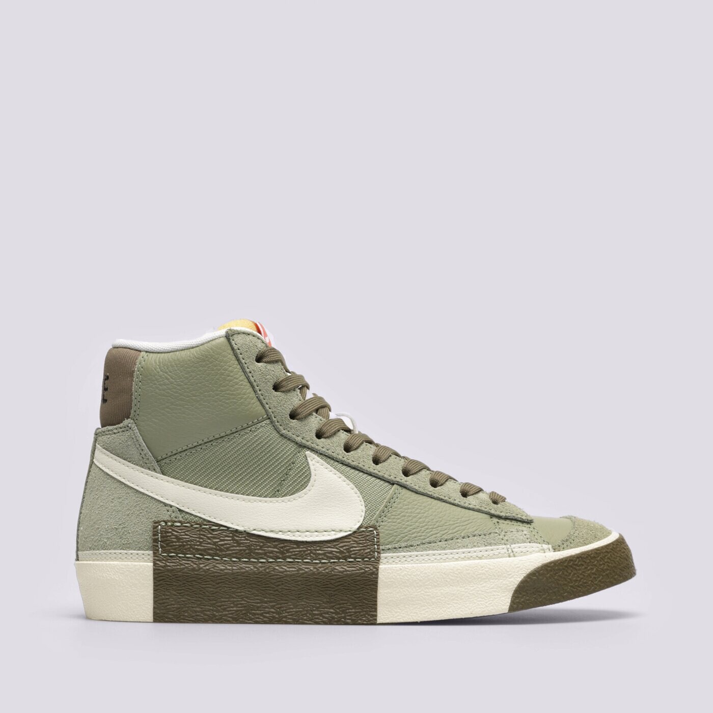 Мъжки маратонки NIKE BLAZER MID PRO CLUB dq7673-301 цвят каки