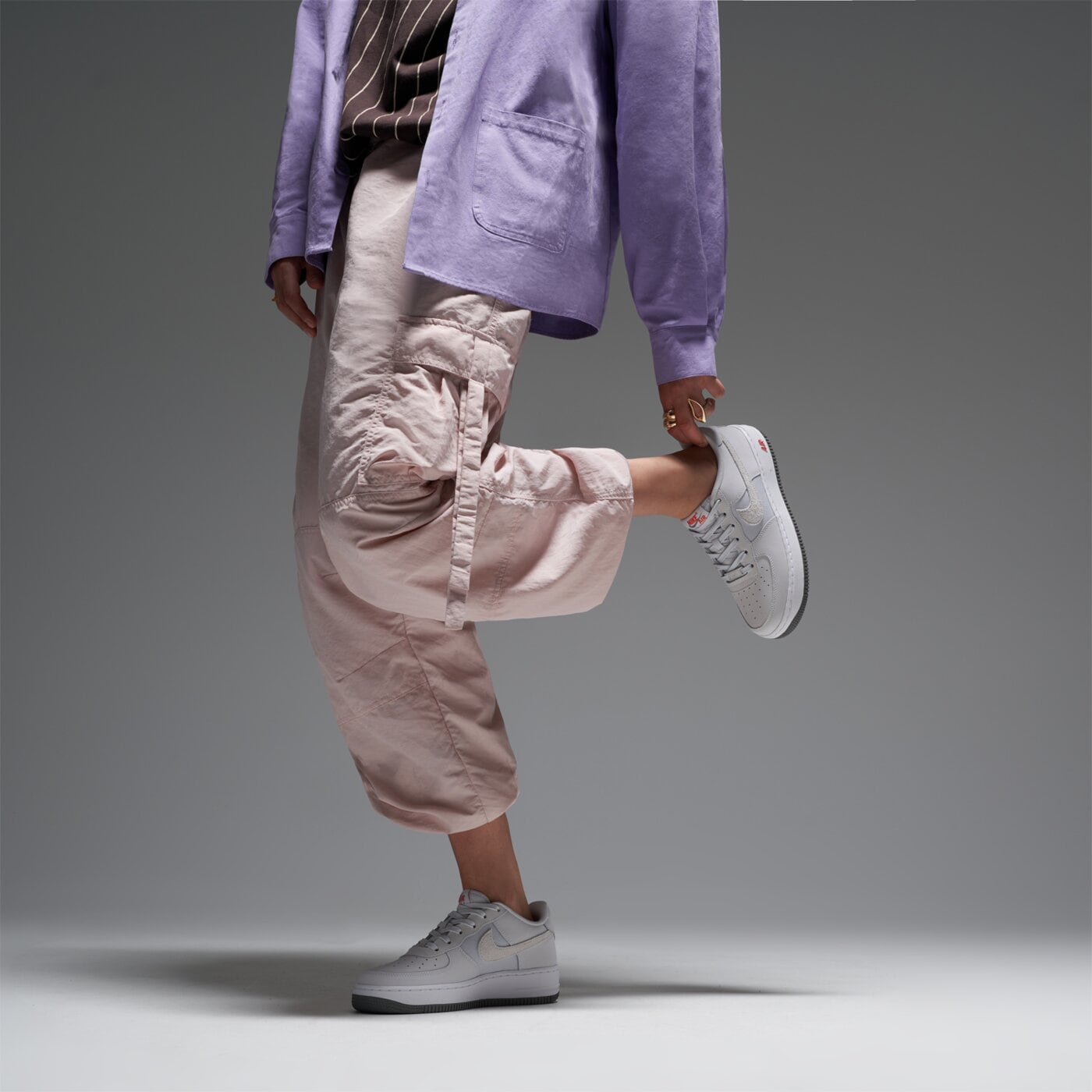 Детски маратонки NIKE AIR FORCE 1 LV8 2 BG hj4561-001 цвят сив